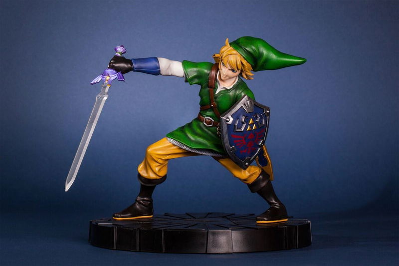 The Legend of Zelda Skyward Sword Vinyl Statue: Link image 1
