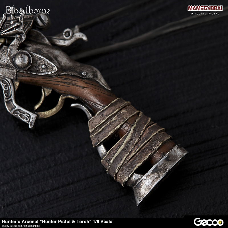 Bloodborne 1/6 Scale Weapon: Hunter's Arsenal Hunter Pistol & Torch