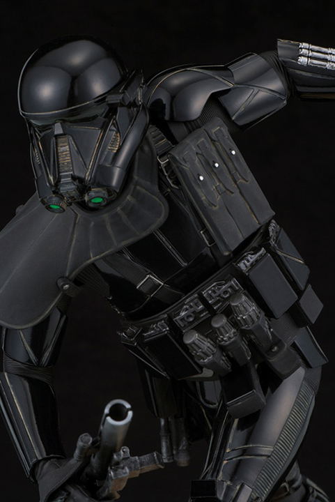 ARTFX+ Rogue One A Star Wars Story 1/7 Scale Pre-Painted Figure: Death Trooper Specialist image 9