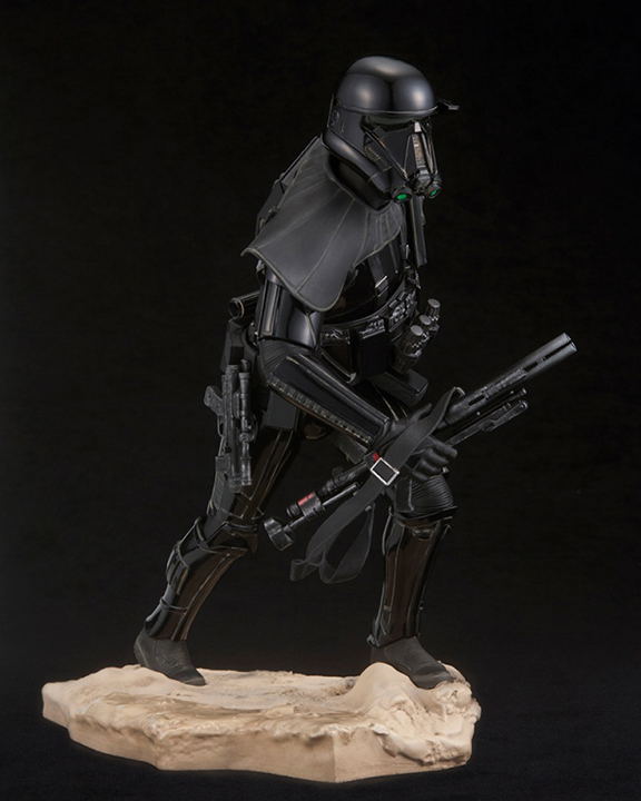 ARTFX+ Rogue One A Star Wars Story 1/7 Scale Pre-Painted Figure: Death Trooper Specialist image 4