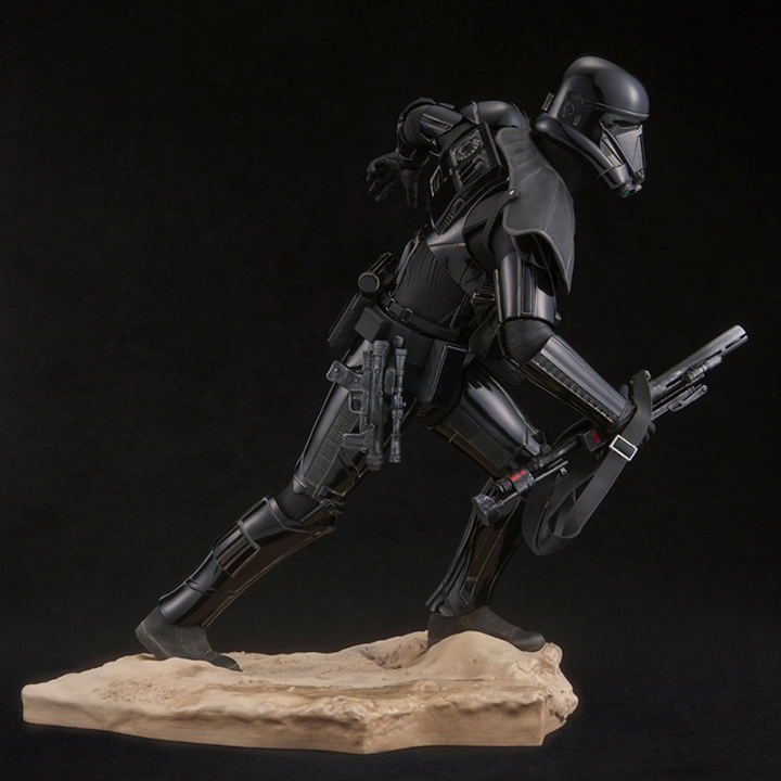 ARTFX+ Rogue One A Star Wars Story 1/7 Scale Pre-Painted Figure: Death Trooper Specialist image 5