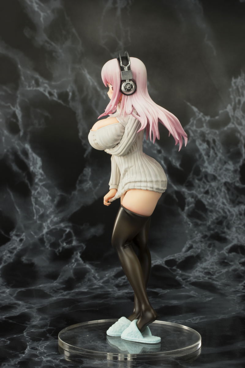 Super Sonico 1/8 Scale Pre-Painted Figure: Super Sonico Sexy Knit Ver. image 3