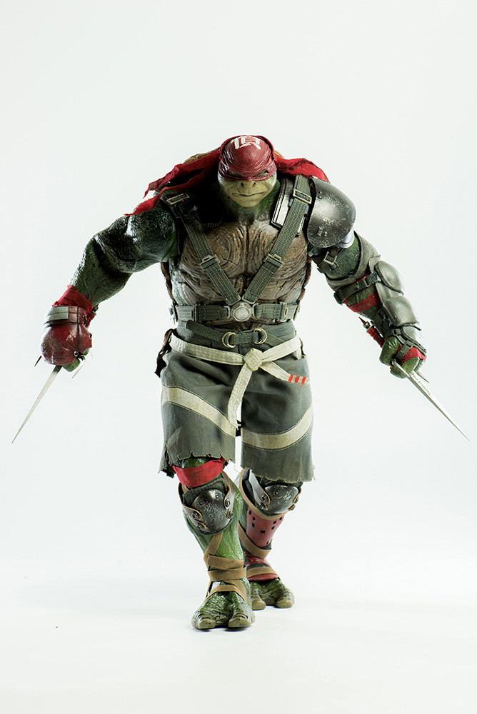 Teenage Mutant Ninja Turtles Out of the Shadows 1/6 Scale Collectible Figure: Raphael image 3