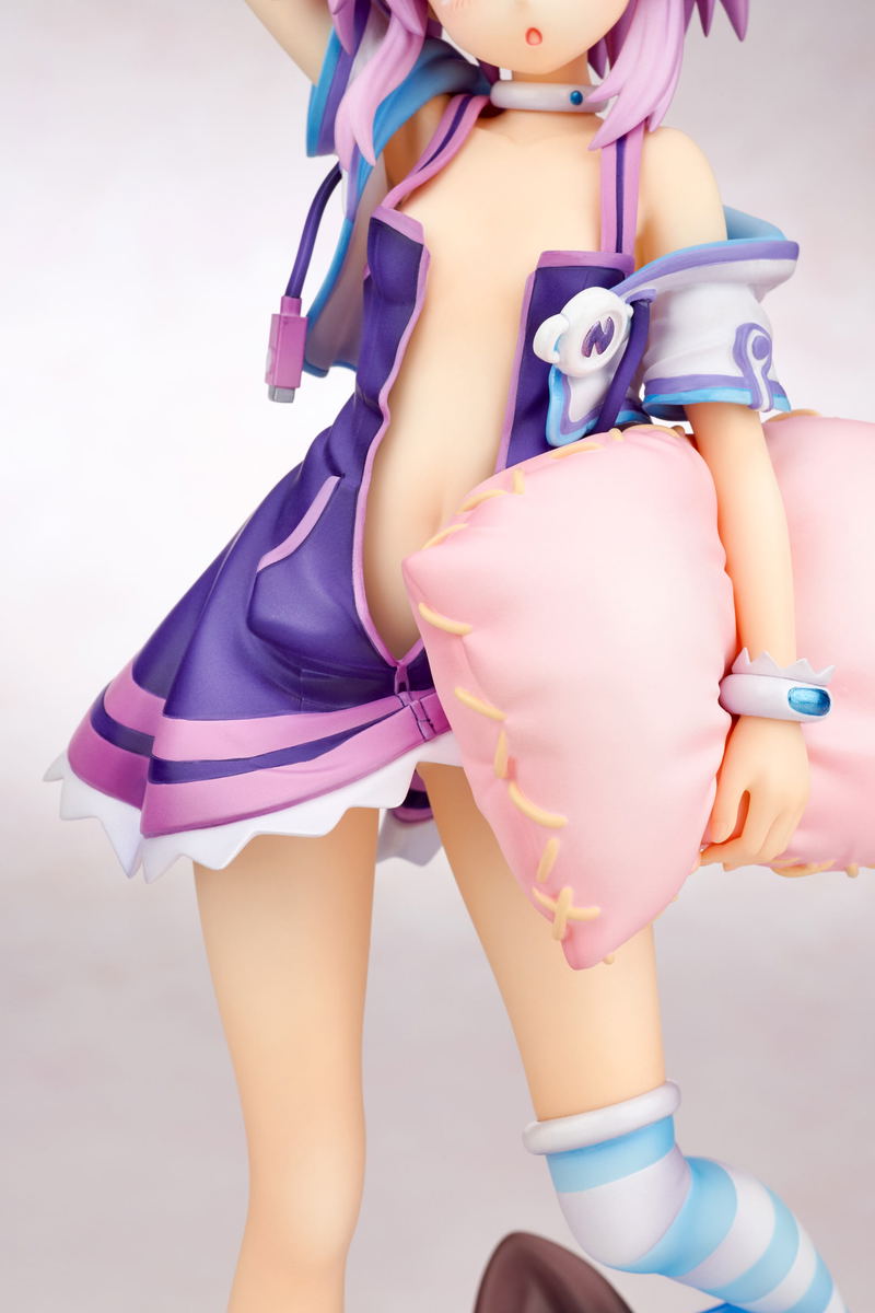 Hyperdimension Neptunia 1/8 Scale Pre-Painted Figure: Neptune image 13