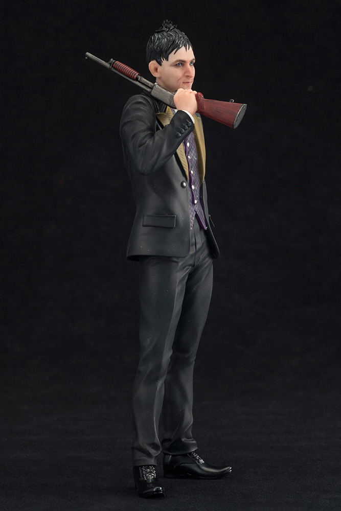 ARTFX+ Gotham 1/10 Scale Pre-Painted Figure: Oswald 'Penguin' Cobblepot image 3