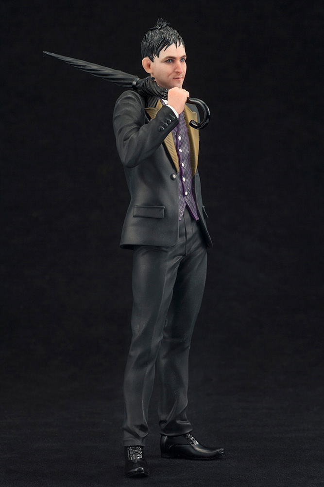 ARTFX+ Gotham 1/10 Scale Pre-Painted Figure: Oswald 'Penguin' Cobblepot image 5
