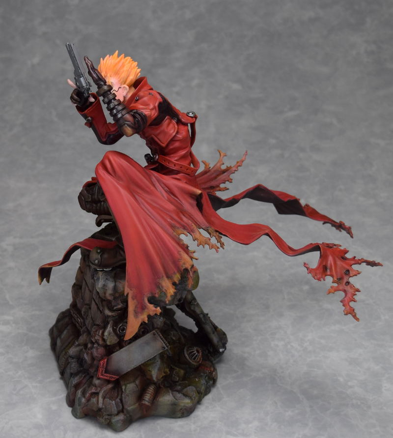 Trigun Badlands Rumble 1/6 Scale Pre-Painted Figure: Vash the Stampede Hold Up Ver. image 3
