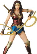 MAFEX Wonder Woman thumbnail 6