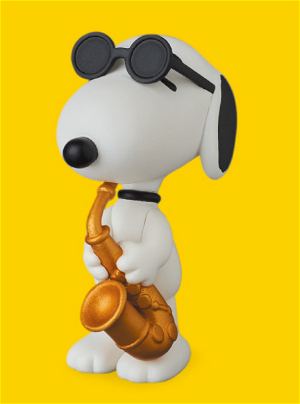 Peanuts Series 6 Ultra Detail Figure: Saxophone Player Snoopy