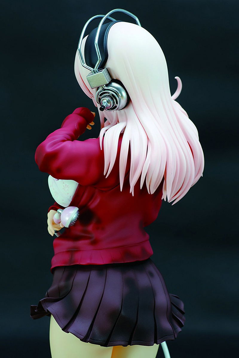 Super Sonico 1/6 Scale Pre-Painted Figure: Super Sonico Nuresuke Photo Session Winter Coordinate Ver. image 7