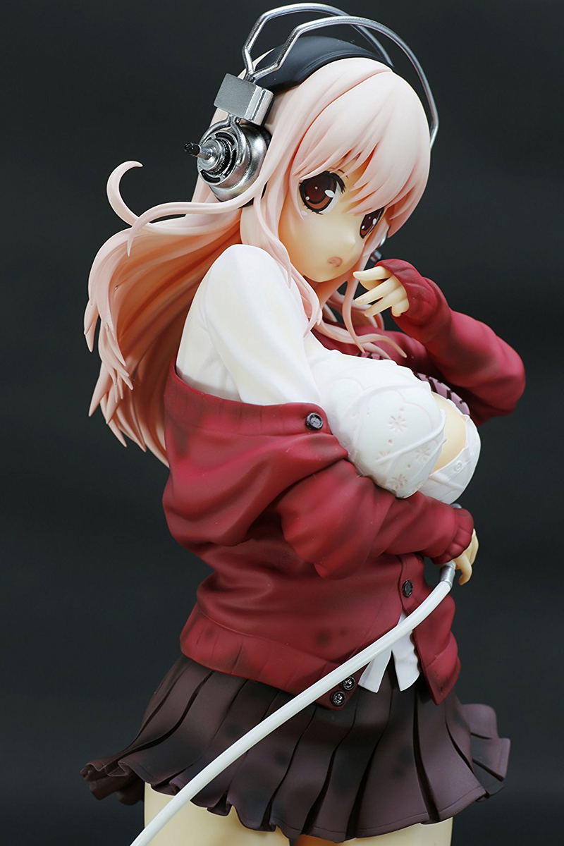 Super Sonico 1/6 Scale Pre-Painted Figure: Super Sonico Nuresuke Photo Session Winter Coordinate Ver. image 8