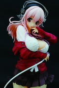 Super Sonico 1/6 Scale Pre-Painted Figure: Super Sonico Nuresuke Photo Session Winter Coordinate Ver. thumbnail 9