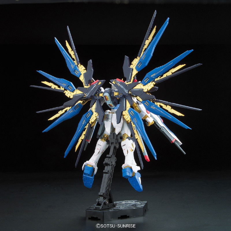 Mobile Suit Gundam 1/144 Scale Model Kit: ZGMF-X20A Strike Freedom Gundam (RG) image 15