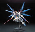 Mobile Suit Gundam 1/144 Scale Model Kit: ZGMF-X20A Strike Freedom Gundam (RG) thumbnail 8