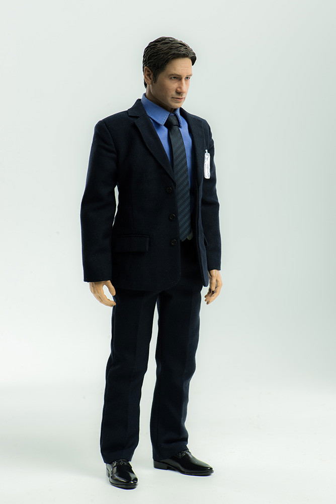 The X Files 1/6 Scale Action Figure: Agent Mulder image 4