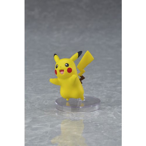 Figma #356 Red figure high quality with Pokemon Center Exclusive Pikachu