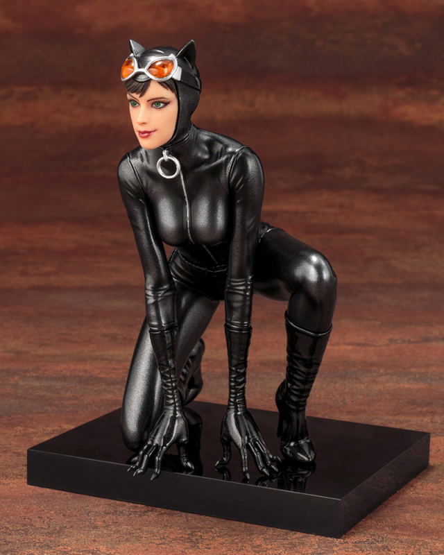 ARTFX+ Batman 1/10 Scale Pre-Painted Figure: Catwoman image 3