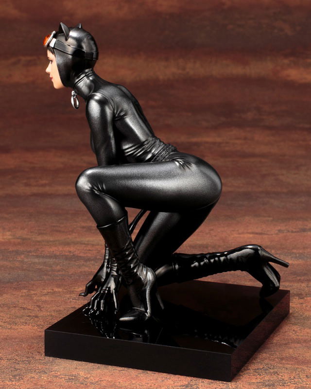 ARTFX+ Batman 1/10 Scale Pre-Painted Figure: Catwoman image 6