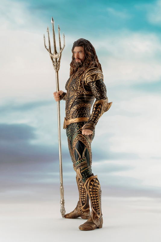 ARTFX+ Justice League 1/10 Scale Pre-Painted Figure: Aquaman image 3