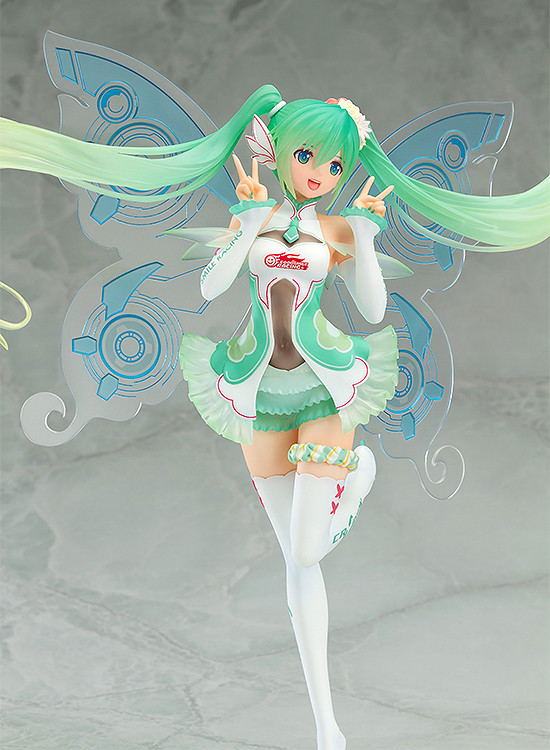 Hatsune Miku GT Project 1/1 Scale Pre-Painted Figure: Racing Miku 2017 Ver. image 6
