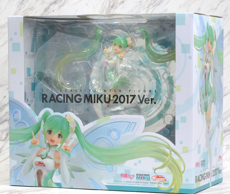 Hatsune Miku GT Project 1/1 Scale Pre-Painted Figure: Racing Miku 2017 Ver. image 7