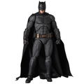 MAFEX Justice League: Batman (Re-run) thumbnail 1