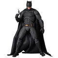 MAFEX Justice League: Batman (Re-run) thumbnail 3