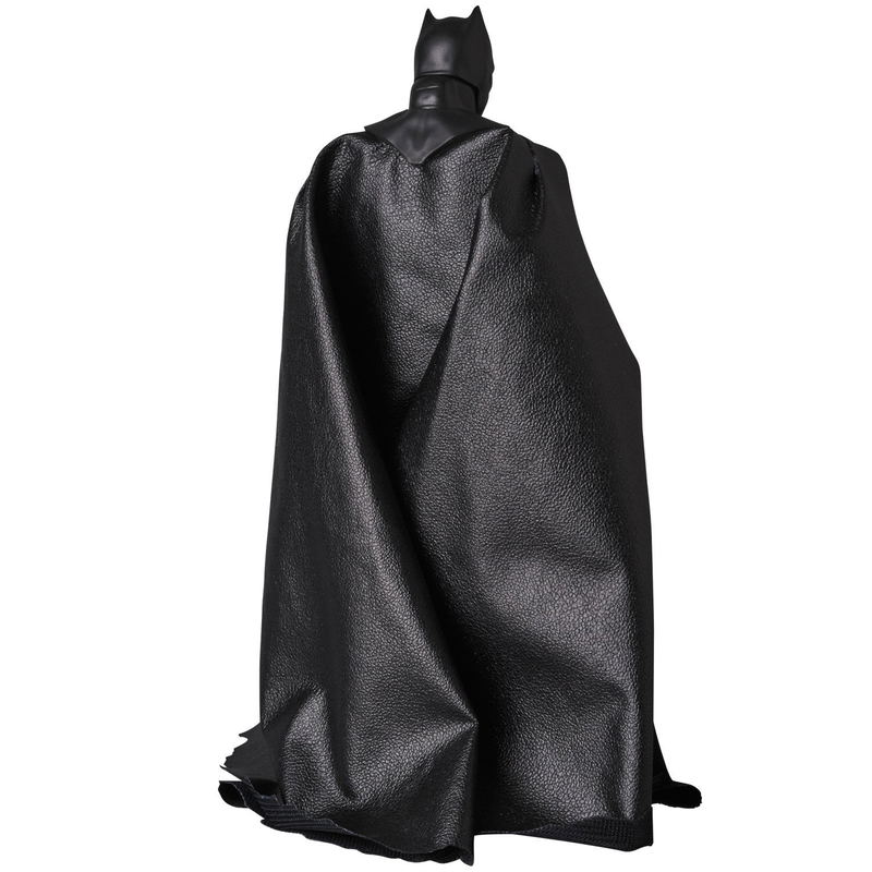 MAFEX Justice League: Batman (Re-run) image 4