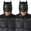 MAFEX Justice League: Batman (Re-run) thumbnail 6