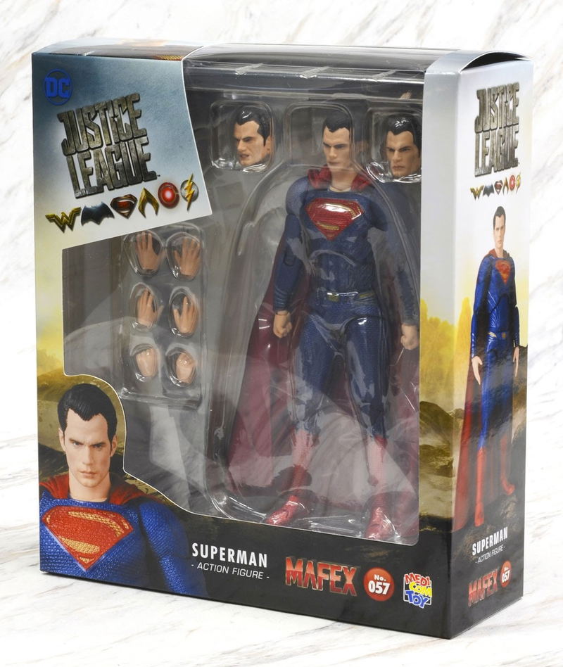 MAFEX Justice League: Superman (Re-run) image 9