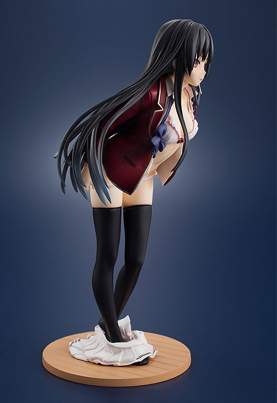 Classroom of the Elite 1/7 Scale Pre-Painted Figure: Suzune Horikita Clothes Changing Ver. image 6