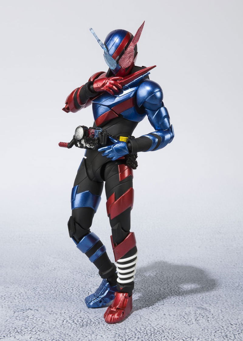 S.H.Figuarts Kamen Rider Build: Kamen Rider Build [Rabbit Tank Form] image 7