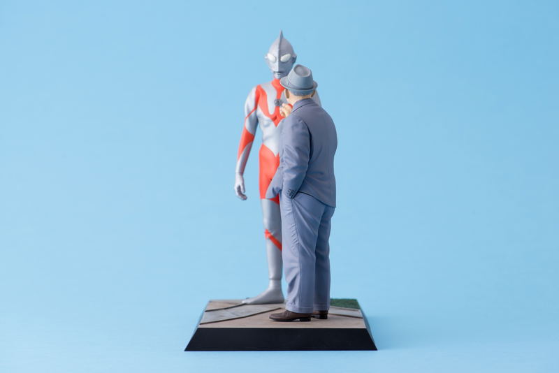 Ultraman 1/12 Scale Polystone Statue: Eiji Tsuburaya & Ultraman image 16