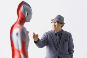 Ultraman 1/12 Scale Polystone Statue: Eiji Tsuburaya & Ultraman