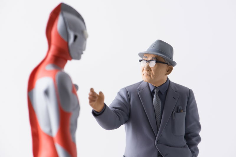 Ultraman 1/12 Scale Polystone Statue: Eiji Tsuburaya & Ultraman image 6