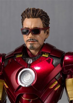 S.H.Figuarts Iron Man Mark IV and Hall Of Armor Set
