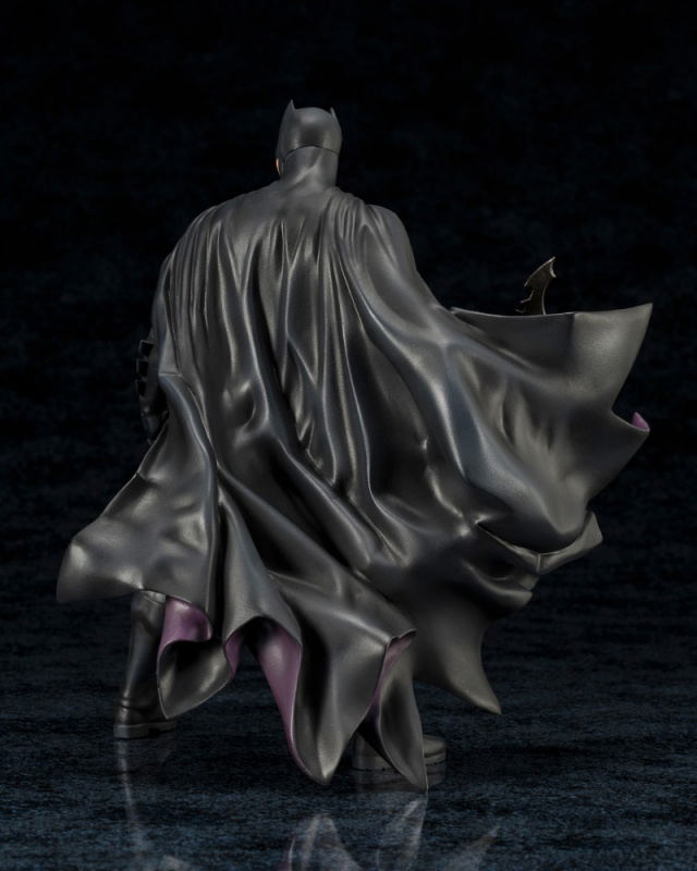 ARTFX+ Batman 1/10 Scale Pre-Painted Figure: Batman Rebirth (Re-run) image 8