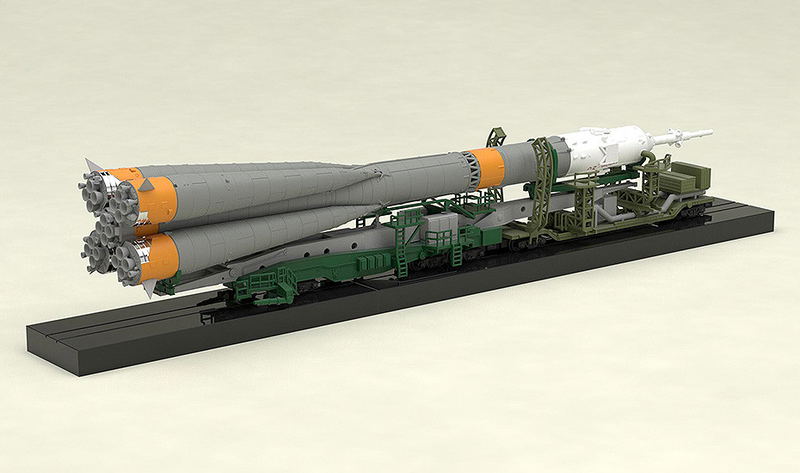 Soyuz Rocket & Transport Train 1/150 Scale Plastic Model (Re-run) image 11
