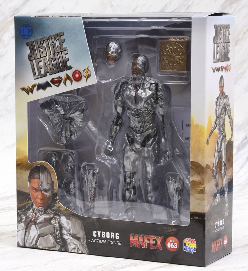 MAFEX Justice League: Cyborg image 10