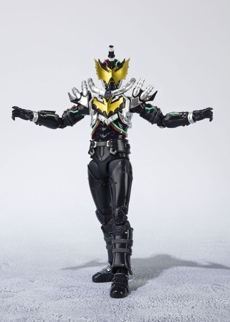 S.H.Figuarts Kamen Rider Build: Night Rogue image 3