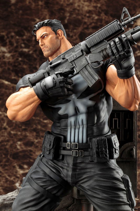 Marvel Universe 1/6 Scale Fine Art Statue: The Punisher image 12