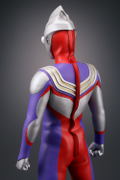 Character Classics Ultraman Tiga 1/5 Scale Figure: Ultraman Tiga thumbnail 16