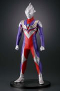 Character Classics Ultraman Tiga 1/5 Scale Figure: Ultraman Tiga thumbnail 3