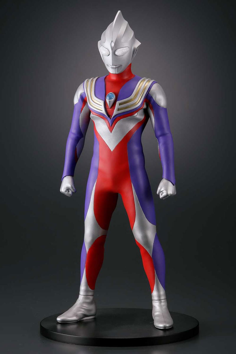 Character Classics Ultraman Tiga 1/5 Scale Figure: Ultraman Tiga image 3