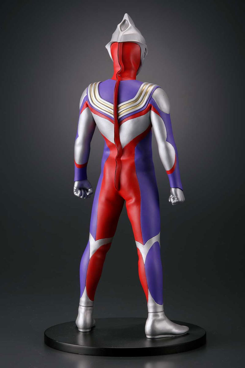 Character Classics Ultraman Tiga 1/5 Scale Figure: Ultraman Tiga image 8