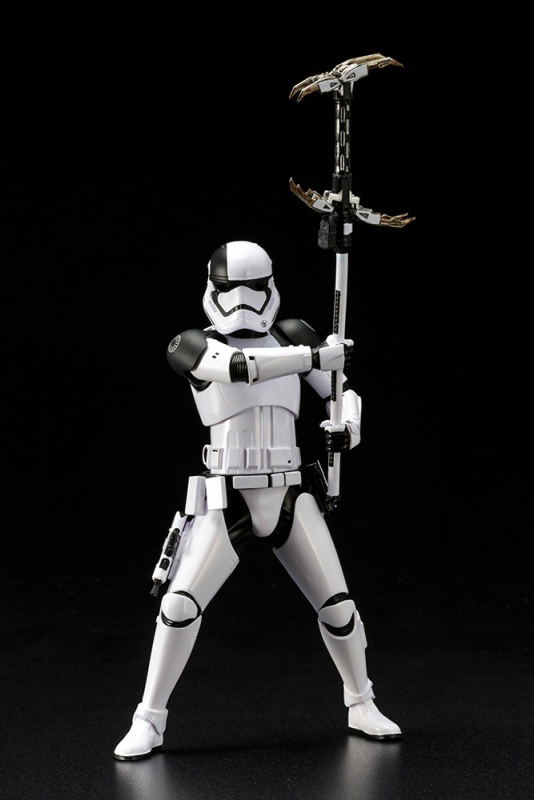 ARTFX+ Star Wars The Last Jedi 1/10 Scale Pre-Painted Figure: First Order Stormtrooper Executioner image 2