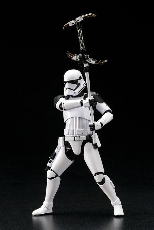 ARTFX+ Star Wars The Last Jedi 1/10 Scale Pre-Painted Figure: First Order Stormtrooper Executioner image 3