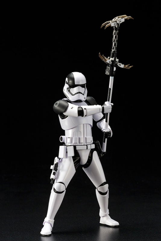 ARTFX+ Star Wars The Last Jedi 1/10 Scale Pre-Painted Figure: First Order Stormtrooper Executioner image 4