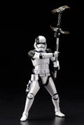 ARTFX+ Star Wars The Last Jedi 1/10 Scale Pre-Painted Figure: First Order Stormtrooper Executioner thumbnail 6
