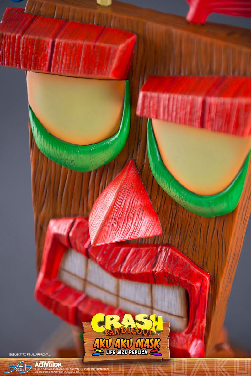 Crash Bandicoot Life-Size Aku Aku Mask image 5
